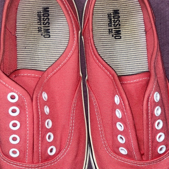 Coral Low Tops 💗🧡 - Picture 4 of 9